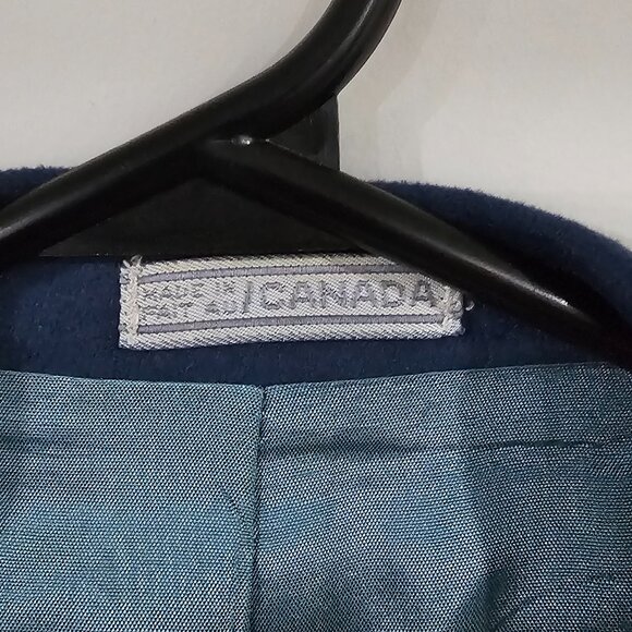 Henley Blue suede sports Blazer Blue satin interior 3 button up front - Picture 3 of 6